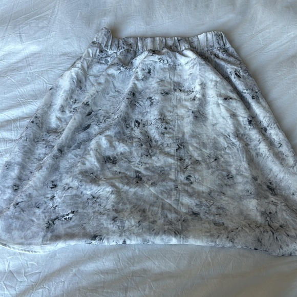 lululemon skirt - Picture 3 of 5